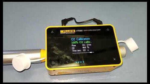 Justin Ross shows how to calibrate gas flow using a Fluke Biomedical VT 305