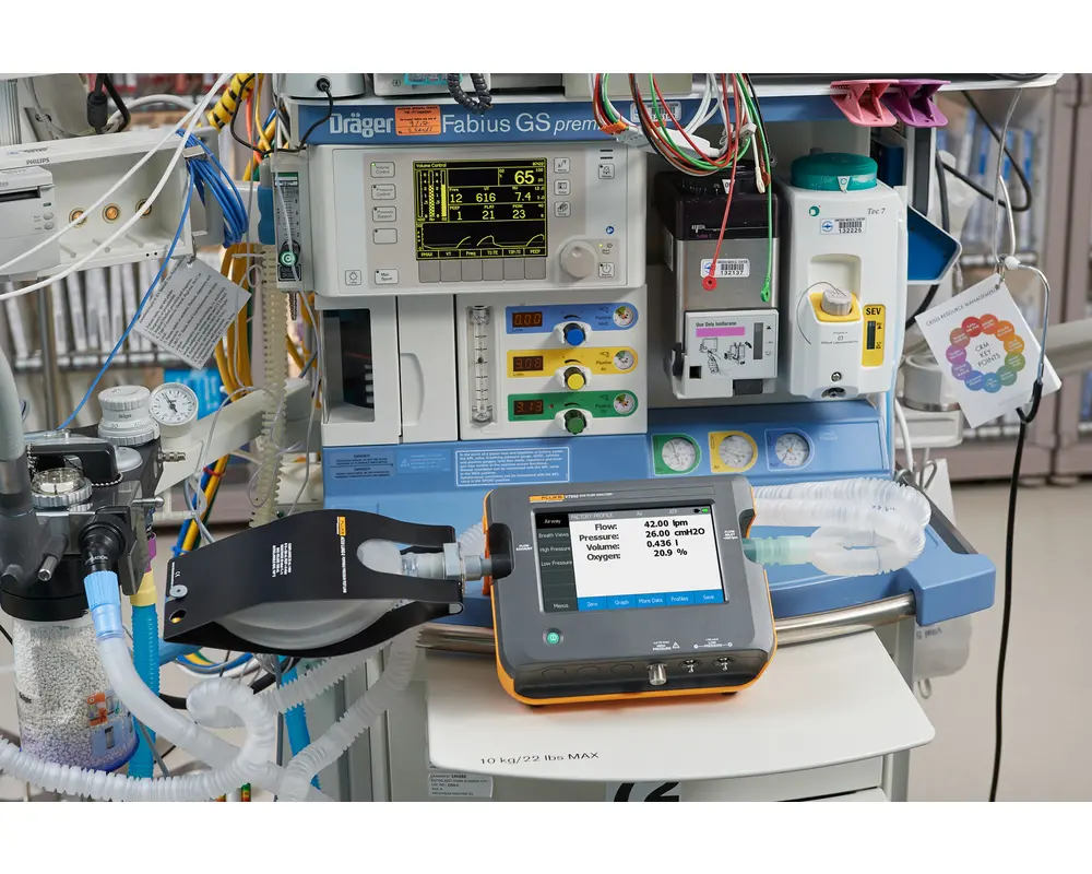 VT650 Gas Flow Analyzer Ventilator Tester in a hospital setting