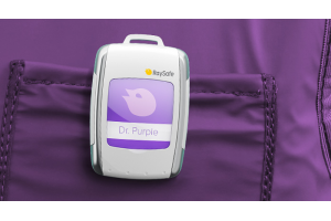 RaySafe i3 purple badge on doctor